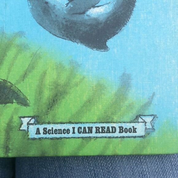 Vtg 1975 A Science I can Read Book Dolphin - Picture 8 of 8